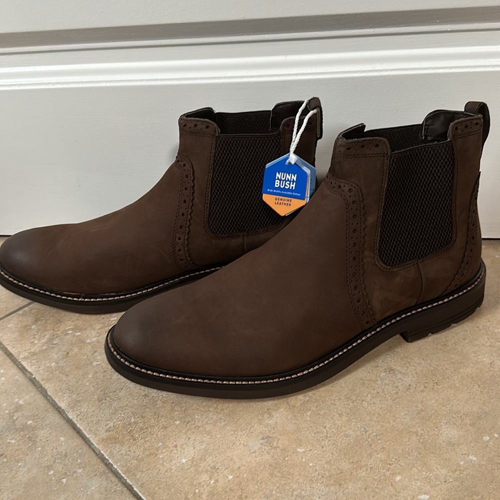 Men’s Nunn Bush Otis II Chelsea Boot. Size 11.5
